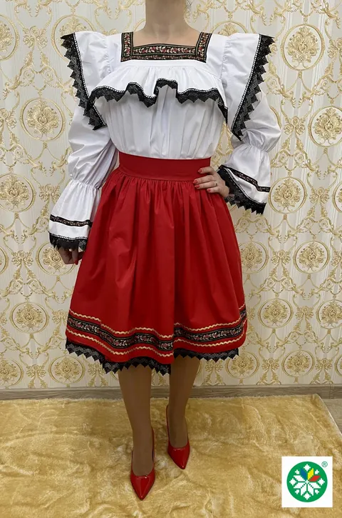 Costum traditional femei model 1