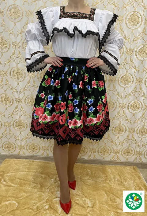 Costum traditional femei model 4