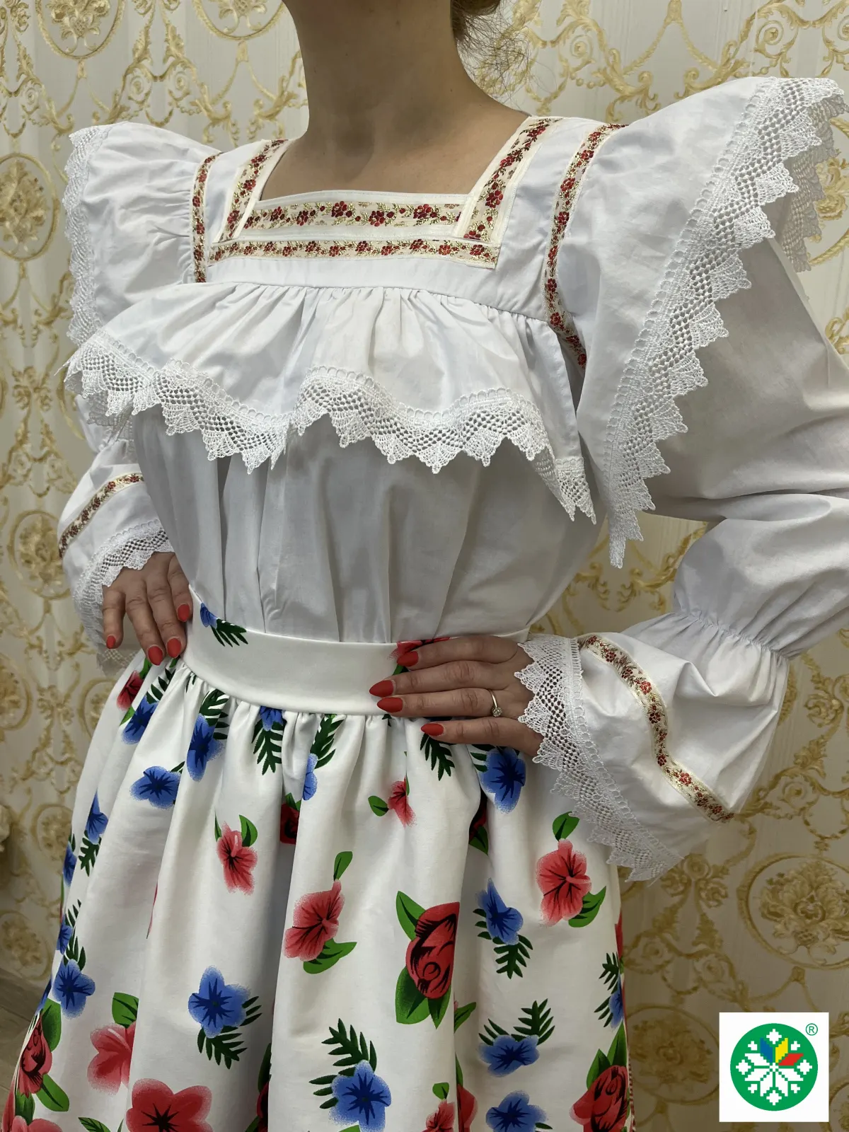 Costum traditional femei model 5