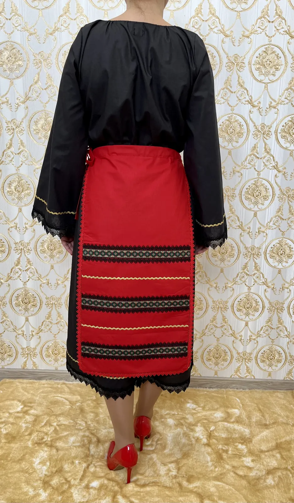 Costum traditional femei model 9