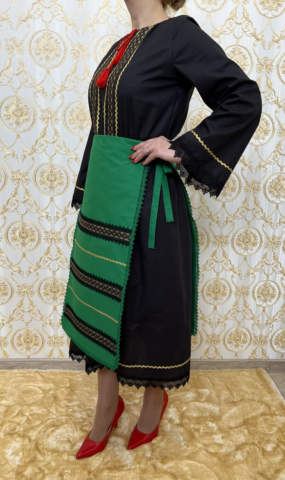 Costum traditional femei model 10
