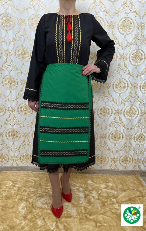 Costum traditional femei model 10