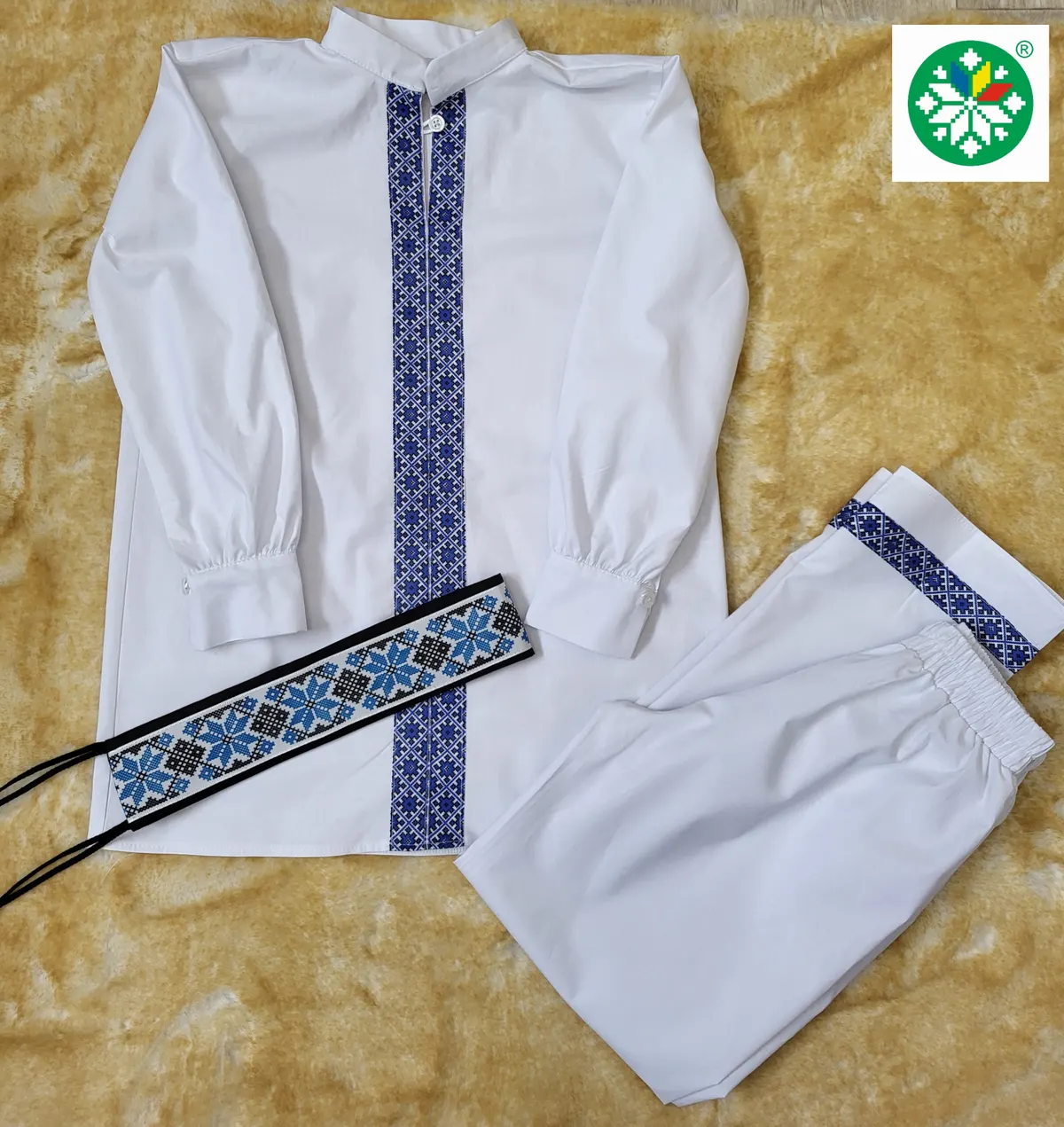 Costum traditional pentru baieti model 3