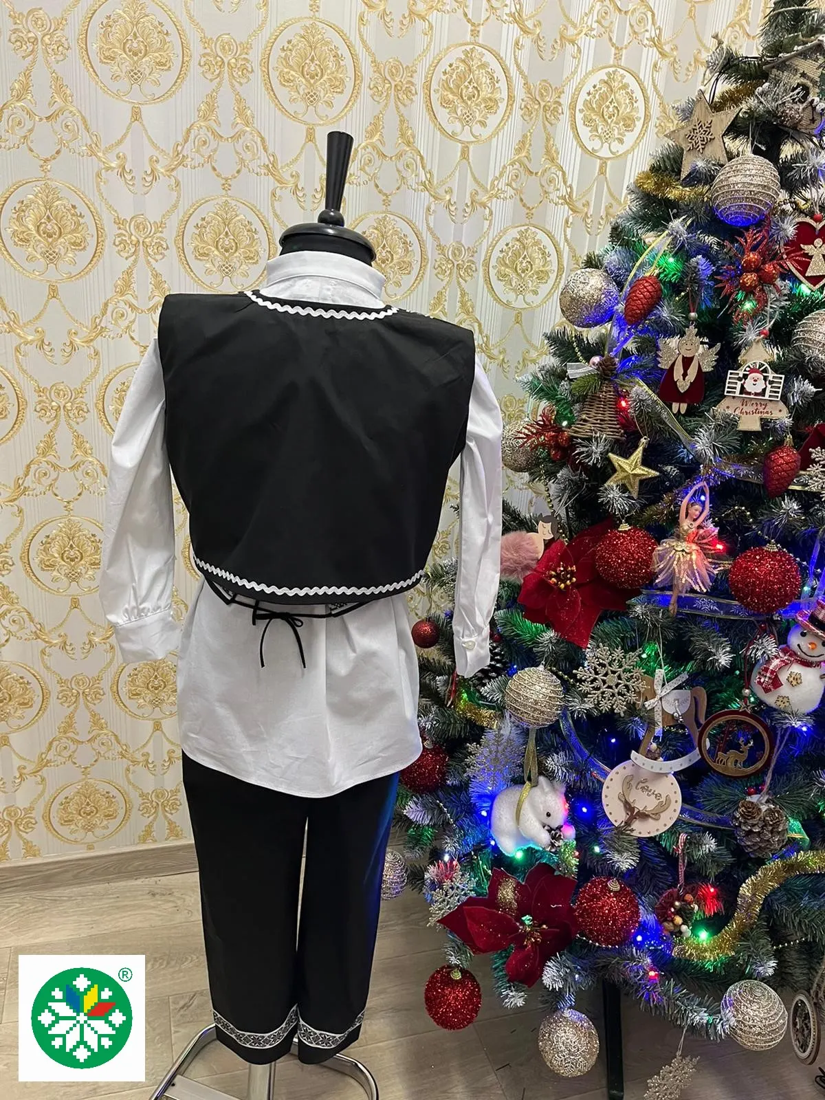 Costum traditional pentru baieti model 6