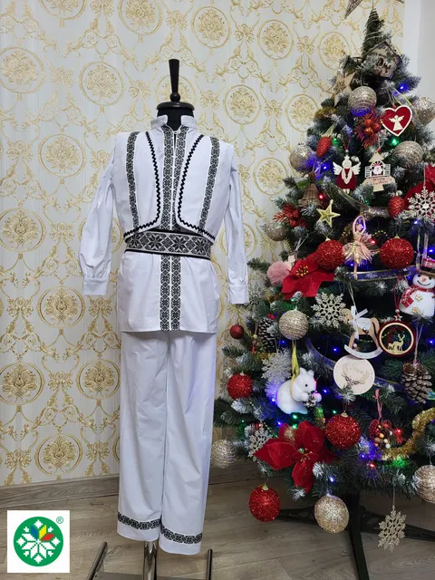 Costum traditional pentru baieti model 7