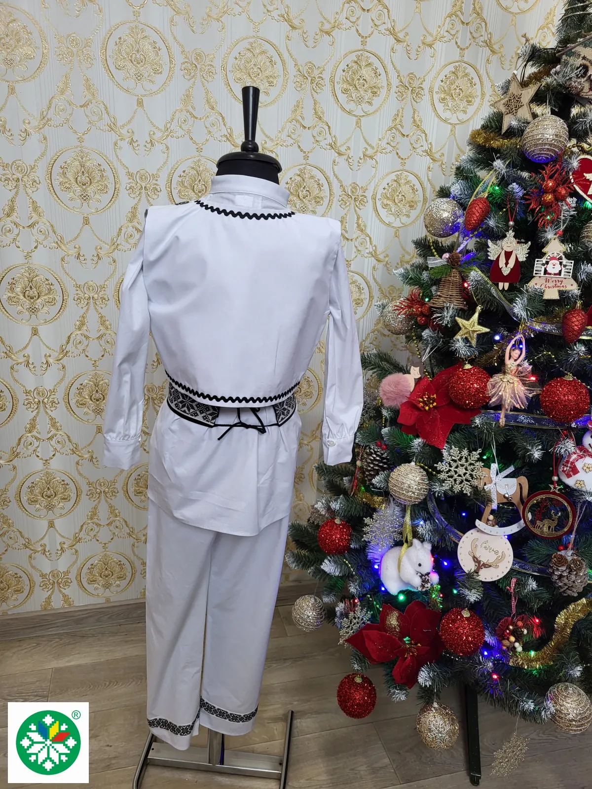 Costum traditional pentru baieti model 7