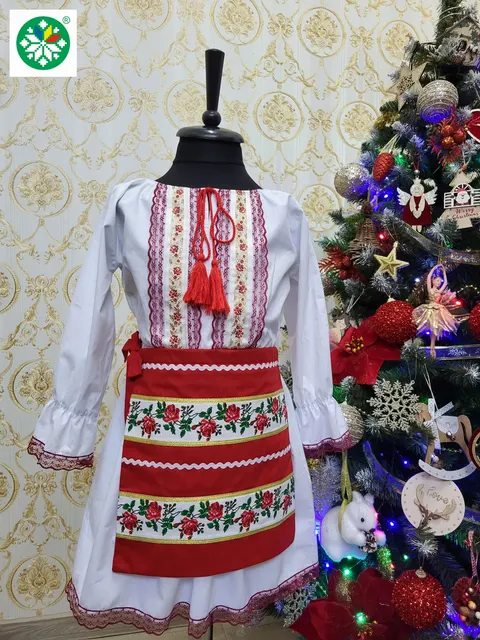 Costum traditional pentru fete model 5