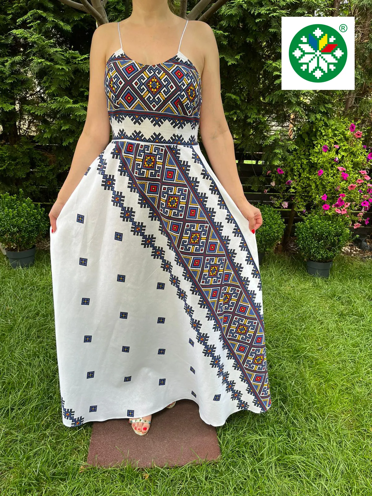 Rochie traditionala lunga Erica