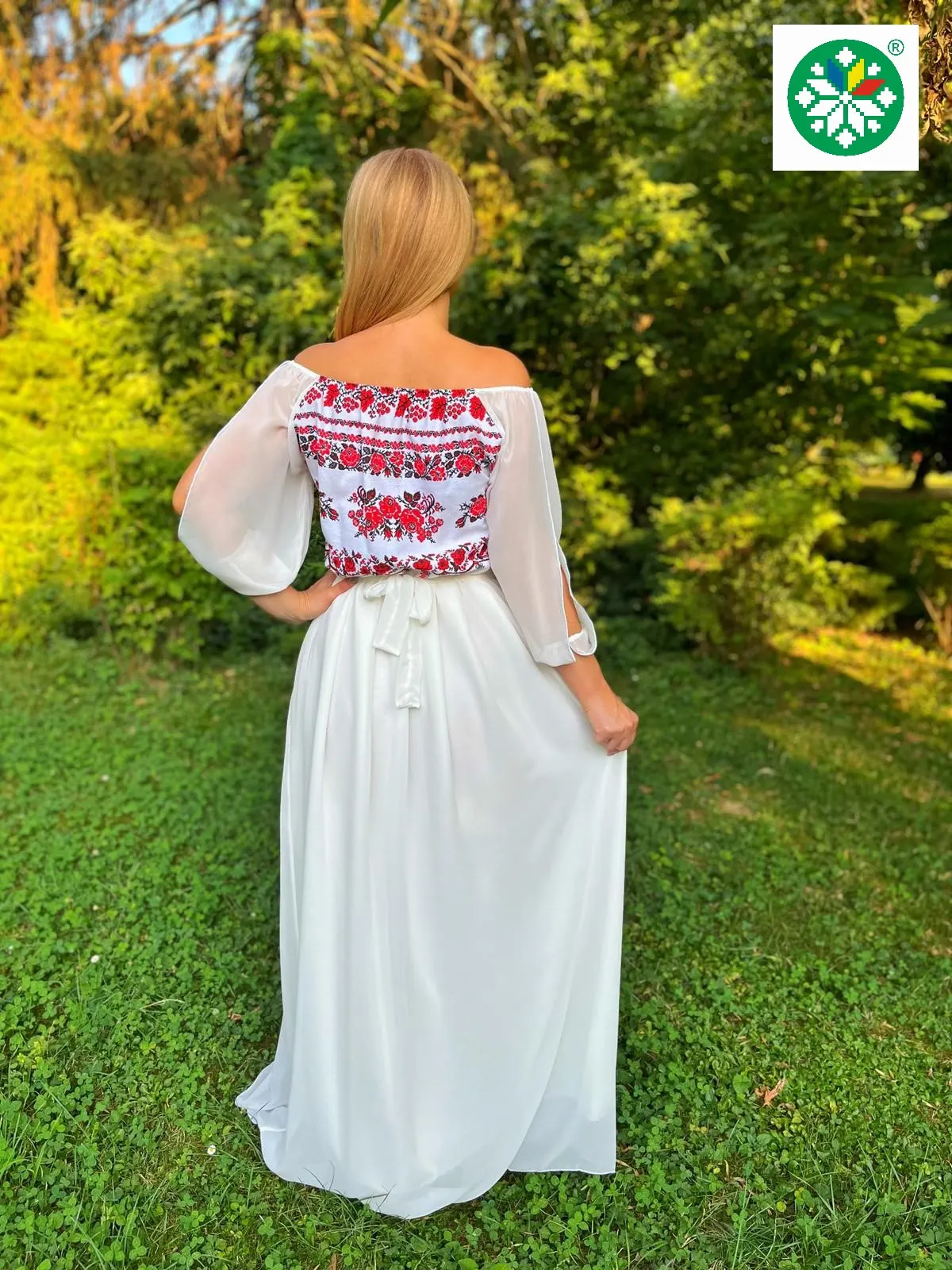 Rochie traditionala lunga Gloria