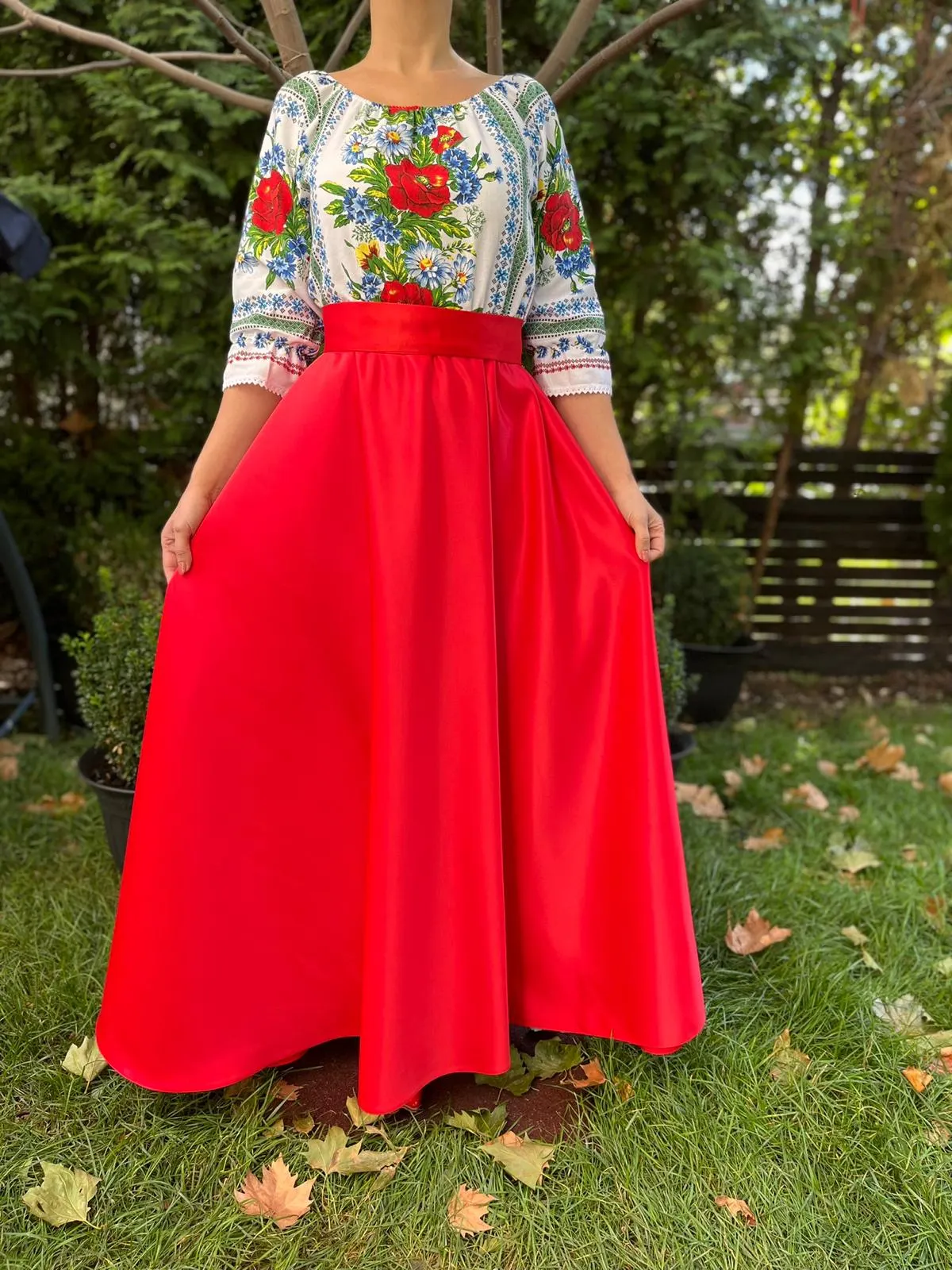 Rochie traditionala lunga Luiza
