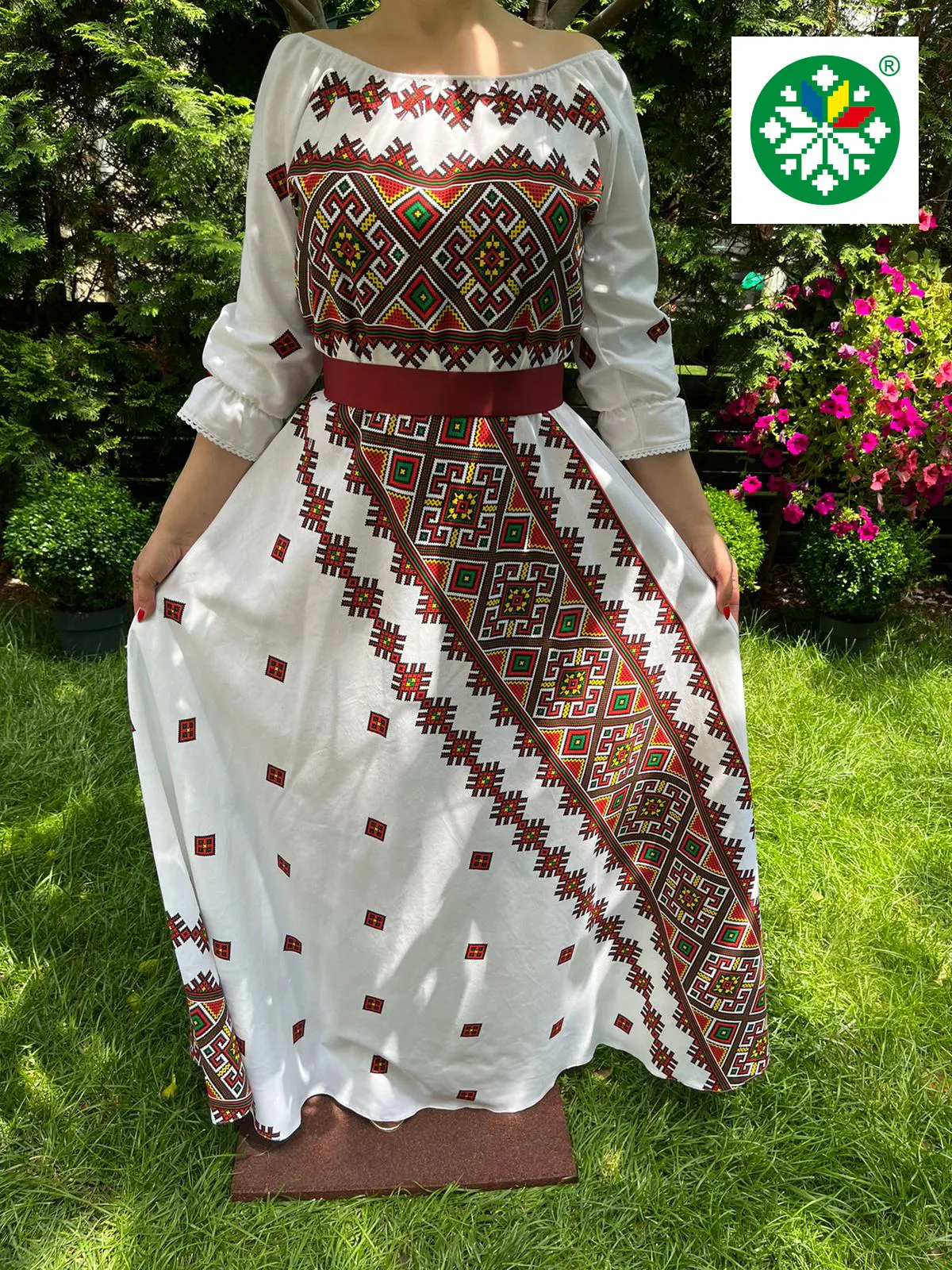Rochie traditionala lunga Petruta