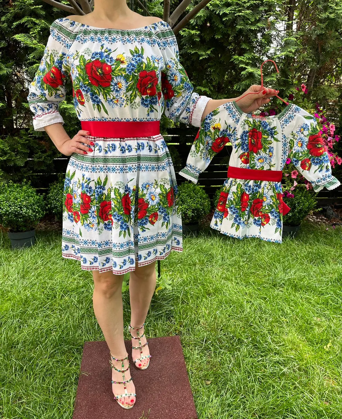 Rochie traditionala pliuri Cosmina