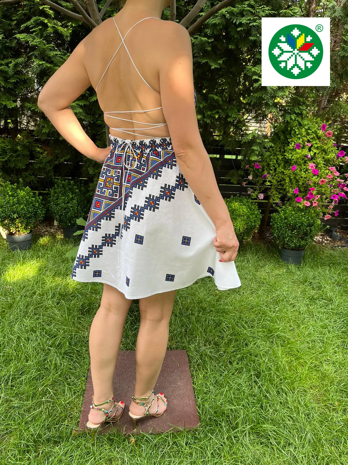 Rochie traditionala scurta Erica