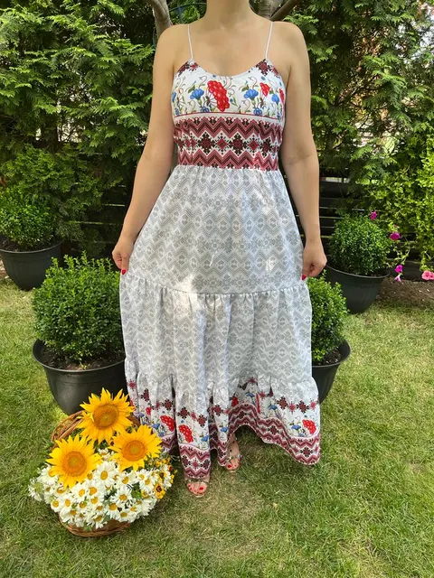 Rochie traditionala volane lunga Lucia