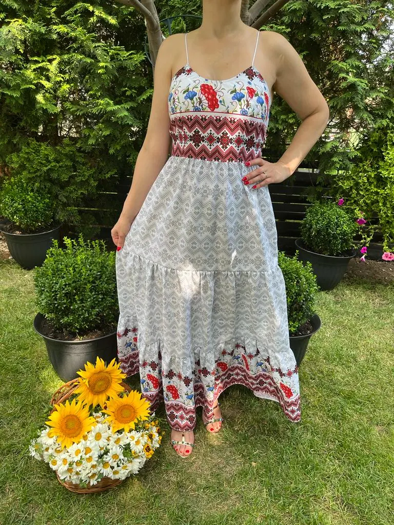 Rochie traditionala volane lunga Lucia