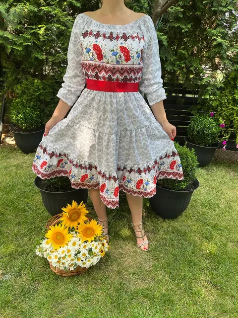Rochie traditionala volane medie Melania