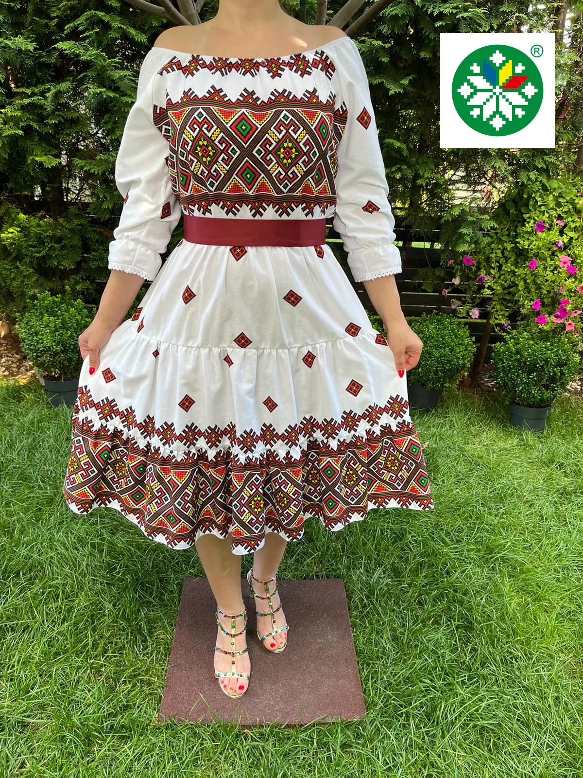 Rochie traditionala volane medie Liliana